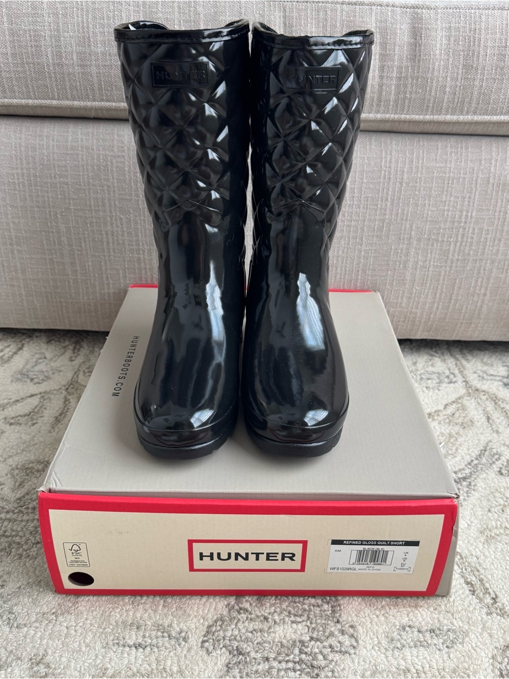 Hunter Women's Refined Gloss Quilt Short Boot In Black